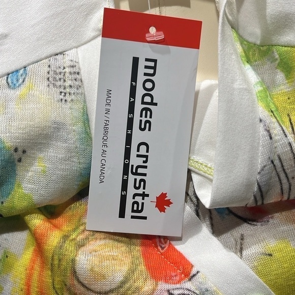 Trendy vneck blouse in vibrant colors - Picture 8 of 9